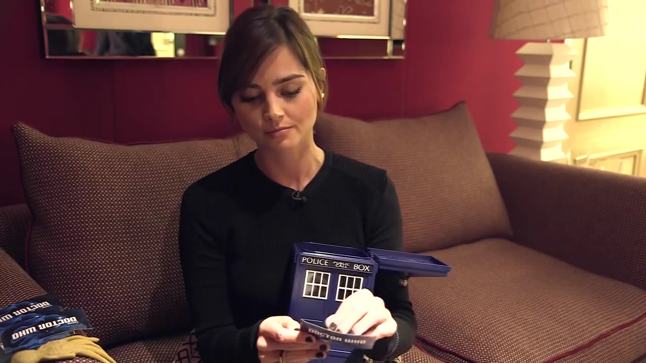 Jenna_Coleman_Questions_from_the_TARDIS_Tin_28129_mp40143.jpg