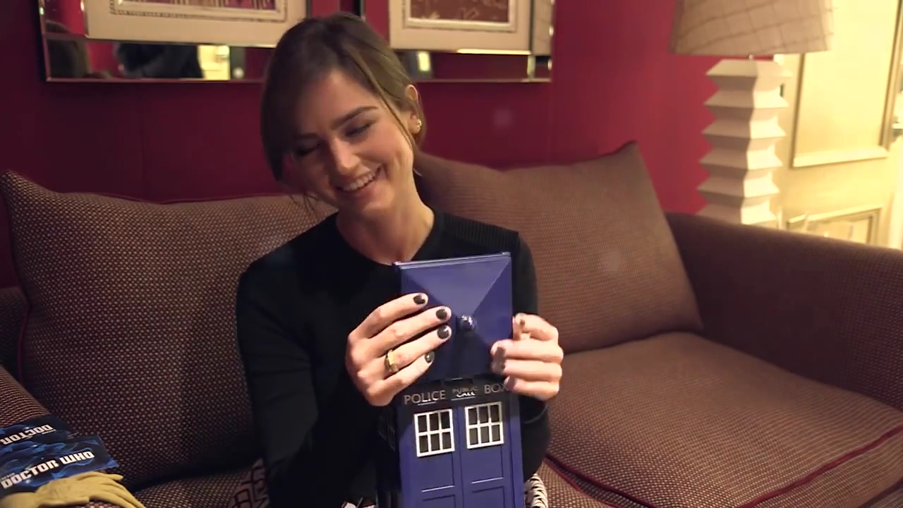Jenna_Coleman_Questions_from_the_TARDIS_Tin_28129_mp40166.jpg